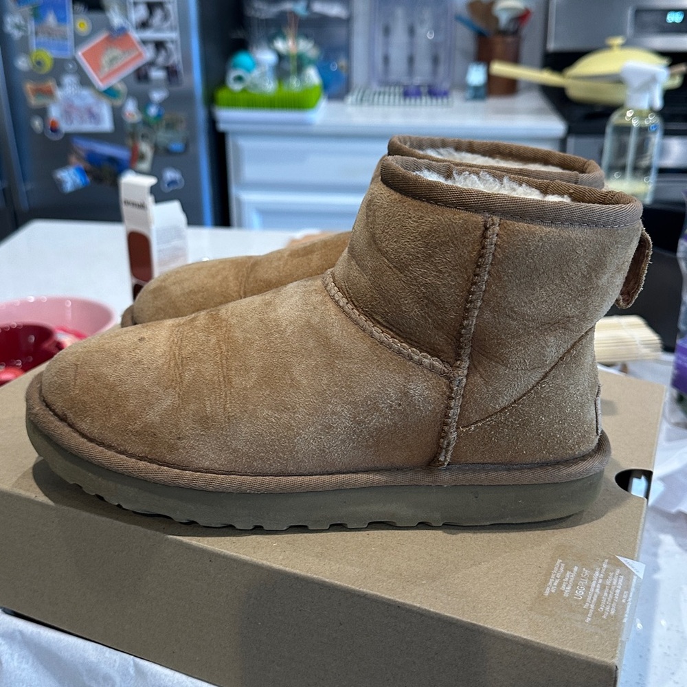 Mini Womans Ugg Boot - image 6